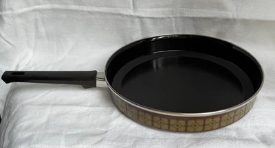 Retro Vintage Potter's Steel Enamel Frying Pan 1970's - Image 1 of 4