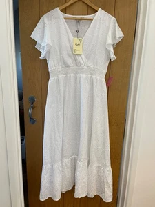 Ladies White Embroidery Anglaise Midi Dress by Yumi Size 14 - Picture 1 of 11