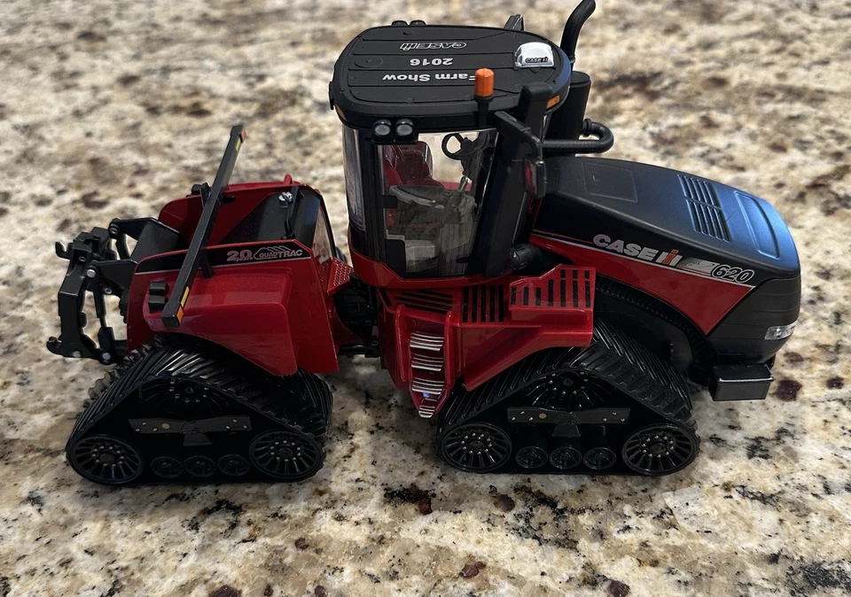 Ertl 2016 Farm Show CaseIH Steiger 620 Quadtrac  1/32 Scale  - Image 1 of 4