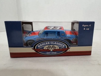 RICHARD PETTY NASCAR CLASSICS 1984 #43 STP PETARDO 400 200ª victoria 1/64 Foto 1 de 4