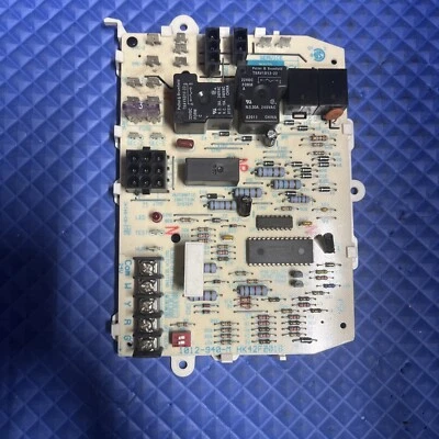 Carrier HK42FZ0016 Control Board Bryant - Image 1 of 2