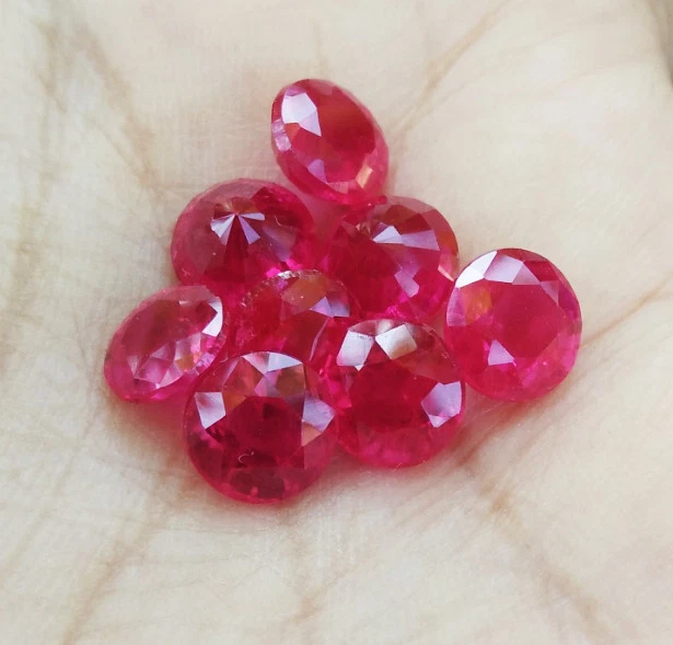 TOP COLOR BLOOD RED  9x9mm. ROUND CUT CORUNDUM RED RUBY GEMS EXCELLENT! (1pc.) - Image 1 of 4