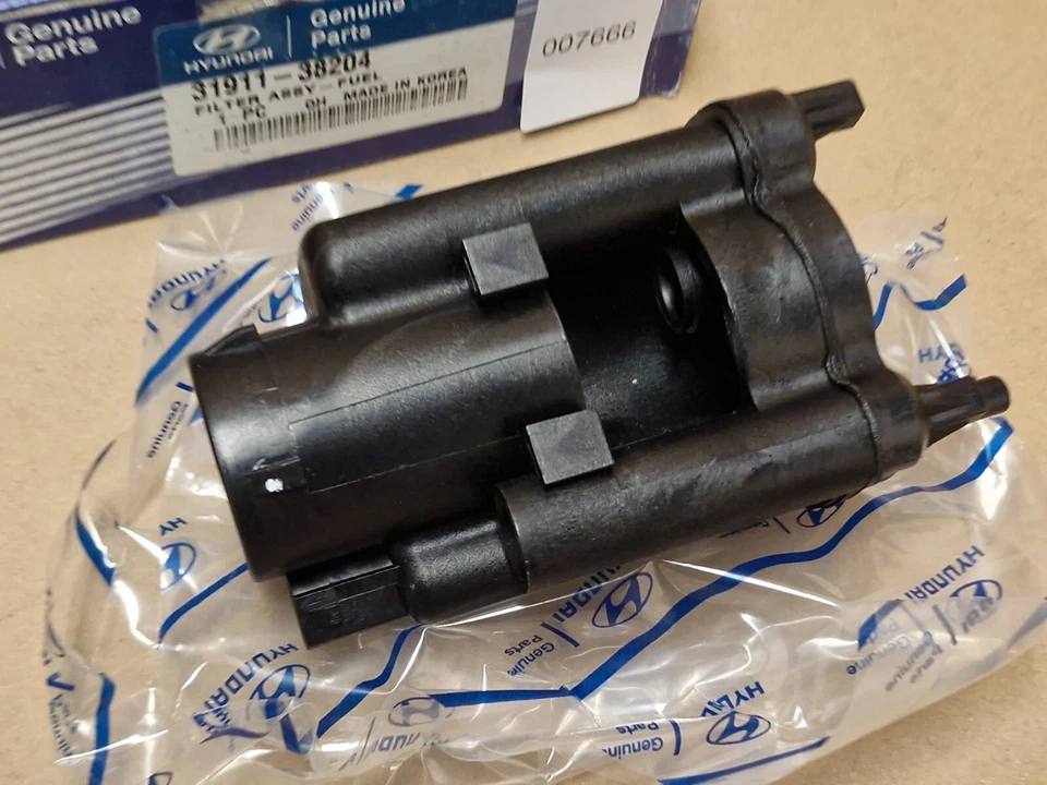 Filtro de combustible Hyundai Sonata EF NF 1998-2012 3191138204 genuino nuevo OEM Foto 1 de 4