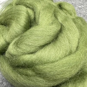 Colonial Wool Top Roving Apple Green Spinning Mohair More 82g 2.9 oz Felting - Picture 1 of 4