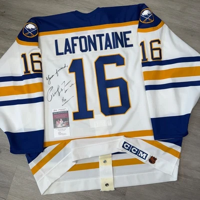 Camiseta PAT LaFONTAINE Buffalo Sabres CCM Auténtica 52 Autógrafo JSA Center Ice Foto 1 de 4