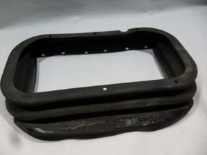 Isuzu Trooper Duty 3.0 91-02 Gen2 4JX1 bonnet air intake rubber seal - Picture 1 of 4