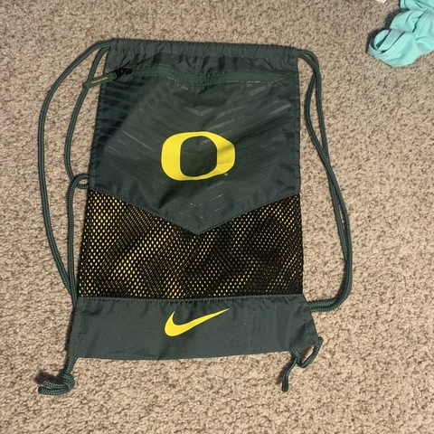 Nike Oregon Ducks Drawstring Backpack Green Yellow 2010 Cover