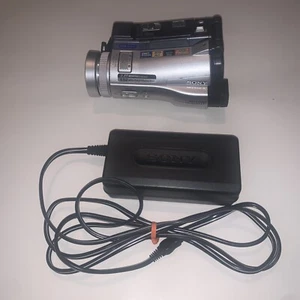 Sony DCR-lP220 NTSC MicroMV Handycam Camcorder VCR Video Transfer Micro MV - Picture 1 of 9