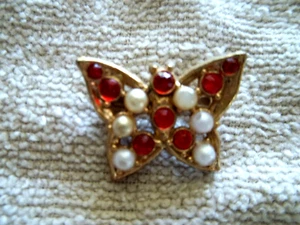 Small Vintage Butterfly Pin, Gold Tone Metal, Red Beads, Faux Pearls FD - Picture 1 of 2