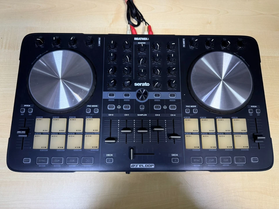 Reloop  Beatmix 4 mit Serato Intro  Gebraucht Gut - Bild 1 von 4