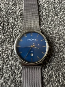 Men's Skagen Watch Stainless Steel Silver Tone Blue Dial Date WR 30m 3i2 - Picture 1 of 8