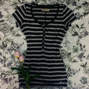 Vintage Hollister Striped Collared Tee – Y2K Twilight Vibes | XS | Rare - Picture 1 of 3