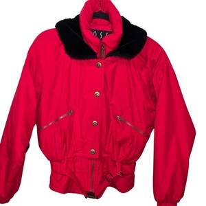 Chaqueta de nieve vintage años 90 Ossi ropa de esquí cuello de piel sintética roja con cinturón para mujer talla 8 - Imagen 1 de 10