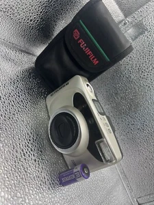 Fujifilm Discovery S1450 Zoom Date 35mm Point & Shoot Film Camera W/ Case Tested - Picture 1 of 7