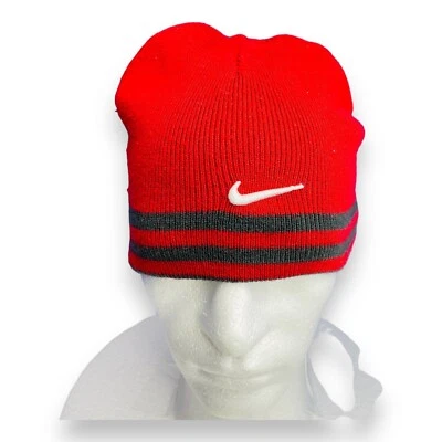 耐克 Youth 双面豆帽头骨帽 Swoosh 针织红色灰色双条纹 — 第 1/4 张图片