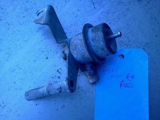 Jaguar XJ12 xj6 Vanden Plas 1979-1992 regulador de combustible lado del pasajero #37 Foto 1 de 2