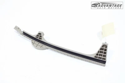 KIA SORENTO 2021-2025 PUERTA TRASERA DERECHA VENTANA CRISTAL GUÍA CANAL OEM Foto 1 de 4