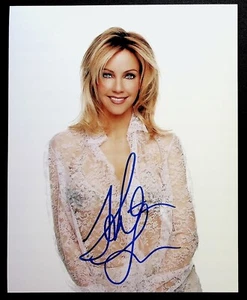 Foto autografiada de la actriz Heather Locklear de 8"x10" con certificado de autenticidad WWE11-269 - Imagen 1 de 3