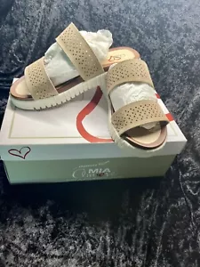 Mia Amore Sandal - Picture 1 of 3
