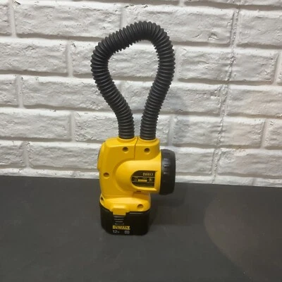 Luz de Trabajo Ajustable Dewalt DW917 12V C / 1-DC9071 XRP NICAD Batería SIN CARGADOR Foto 1 de 4
