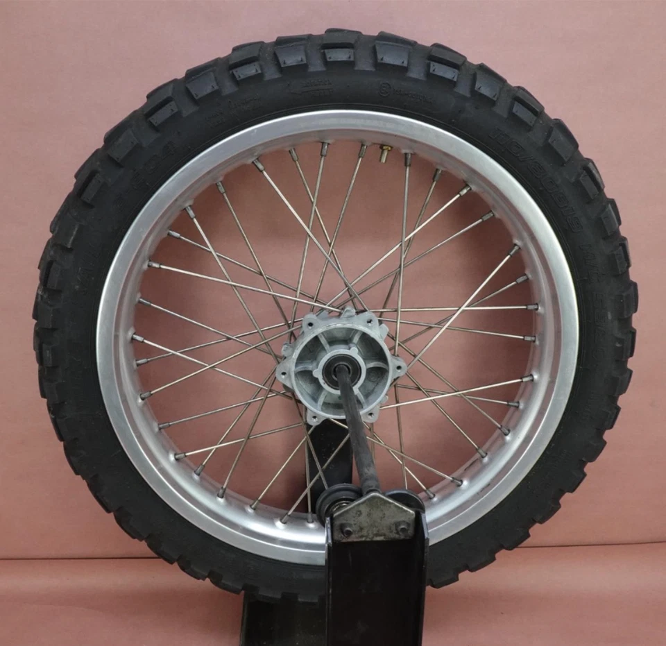 Llanta delantera Shinko BMW G650 GS G650GS 2008-2017 110/80 B19 Foto 1 de 4