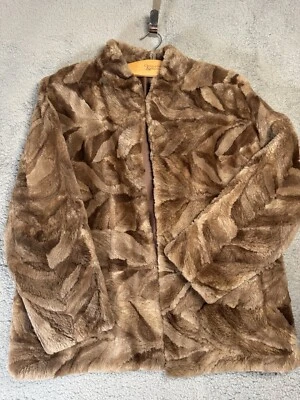 Abrigo/chaqueta de piel sintética para mujer sin etiquetas de talla. Medidas incluidas marrón Foto 1 de 4