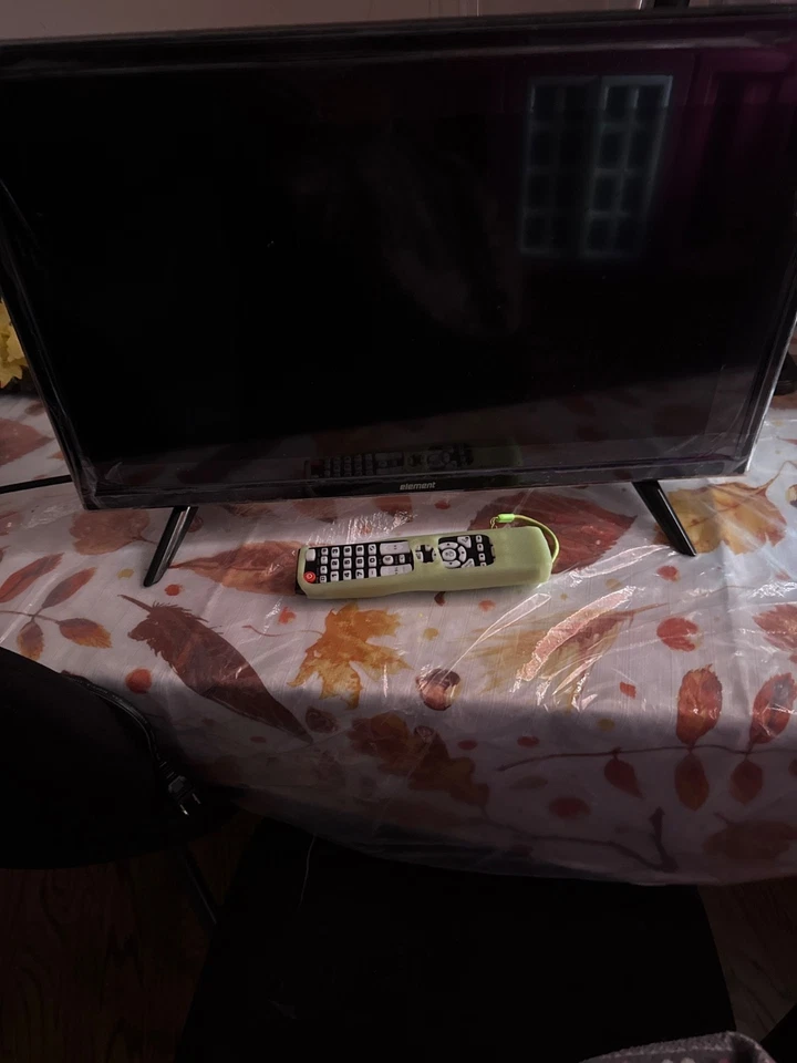 28 inch screen flat screen tv element brand  - Image 1 of 1