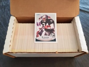 Juego de fútbol Fleer 1990 1-400 cargado con jugadores del Salón de la Fama casi como nuevo - Imagen 1 de 2