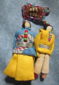 ANTIQUE GENUINE HAND MADE BEADED AMERICAN INDIAN DOLL PIN - Picture 1 of 3