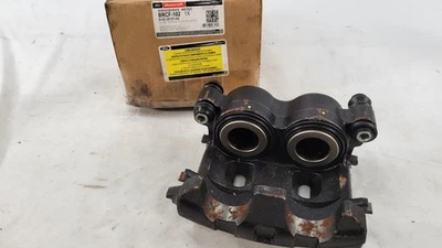 1999 - 2004 年福特 F-450 BRCF-102 前左碟刹卡钳 2WD 8U9Z-2B121-AB — 第 1/4 张图片