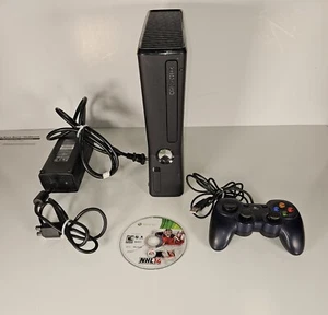 Xbox 360 S Konsole Model 1439 inkl. NHL14 Gamecontroller Netzteil Schwarz - Bild 1 von 9