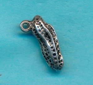 Dije vintage de plata de ley de cacahuete con carcasa - Imagen 1 de 2