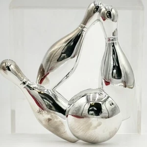3 Bowling Pins und Kugel - flach silber Kunststoff Trophäe Topper / Plakette Emblem NOS - Bild 1 von 9