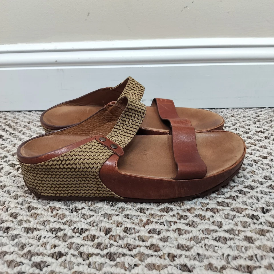Sandalias FitFlop de cuero marrón para mujer talla 9 Foto 1 de 4