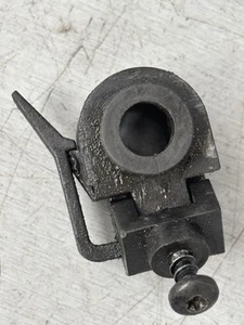 Volvo V70R T5 S60 2.5t Fuel Line To Manifold Clip - Picture 1 of 3