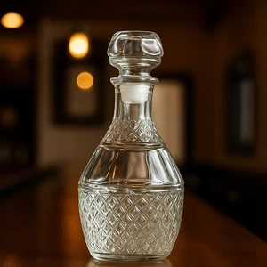 Vintage Pressglas Karaffe mit Stopfen Kreuz Traube Diamantschliff - Bild 1 von 10