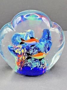 Murano Stil Glas Muschel Muschel geformt Briefbeschwerer Fische doppelseitig Aquarium 3" - Bild 1 von 6