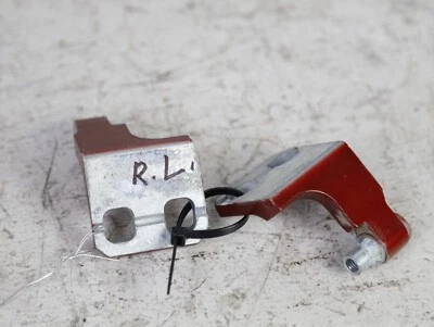 Maserati Ghibli 2014-2020 bisagra de puerta inferior y superior trasera izquierda roja OEM 52K Foto 1 de 3