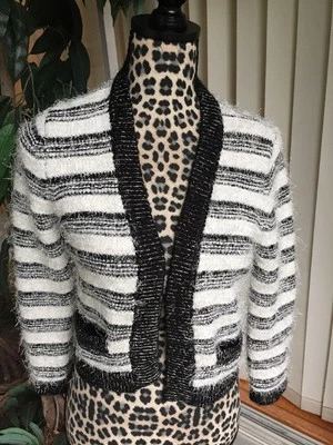 Chaqueta Bolero Calvin Klein Pelusa Abierta Blanca Negra Rayas Pequeña (592) Foto 1 de 4