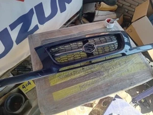 Mascherina Anteriore Suzuki Grand Vitara Dal 1998 Al 2000 - Imagen 1 de 3