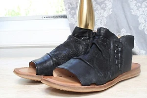 Miz Mooz - Sandali in pelle con ruches - Flaire - Nero - EU 40 US 9 - 9,5 - Foto 1 di 10