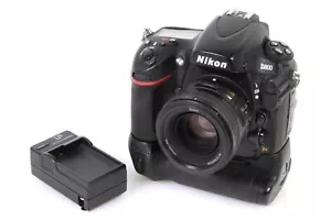 Nikon D800 Vollformat Digitalkamera mit 50mm 1.8 Objektiv & Ladegerät - Bild 1 von 8