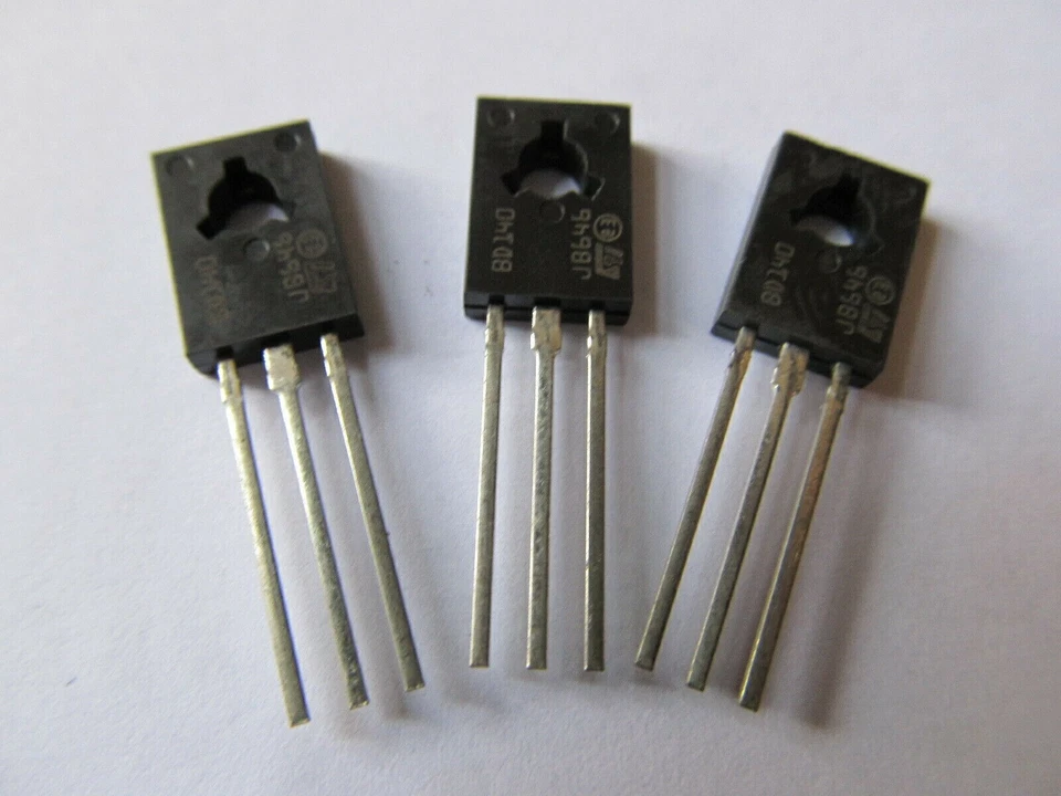 3pcs BD140 Power Bipolar BJT Transistor PNP 80V 1.5A 1.25W 1-Element TO126 STM - Image 1 of 1