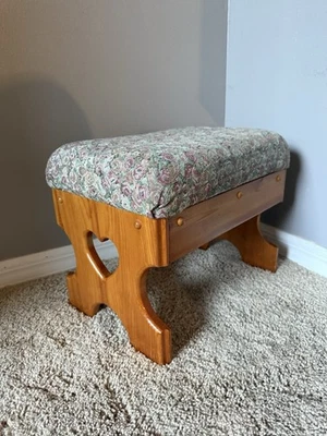Vintage Solid Pine Footstool Ottoman Floral  Cushion Rustic Country Cottage - Image 1 of 4