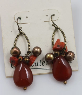 Coldwater Creek Selma Gota Colgante Gancho Pendientes Coral Rojo Perlas Agua Dulce Tarjeta Foto 1 de 4