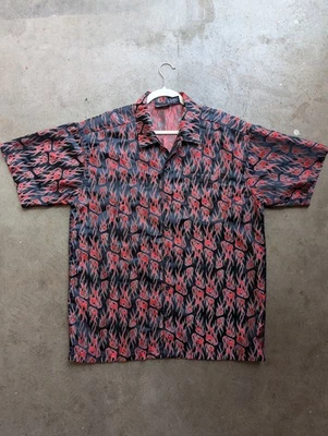 Camisa bordada manga corta rayón calavera y llamas Odo para hombre - XL Foto 1 de 4