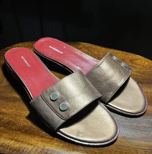 Burberry Leather Sandals Flats Slip On Leather Bronze Logo Sz US 10 EUR 40 - Picture 1 of 14