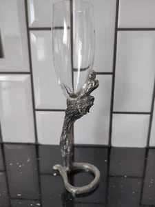 Einzigartige Zinn Metall Sektflöte 10 cm hoch mit Löwe/Wolf Wickelschwanz - Bild 1 von 8