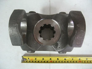 End Yoke PAI# GTY-6805 Ref# Dana Spicer 6-4-3221 6-4-4361X Meritor A-3280-F-1982 - Bild 1 von 12