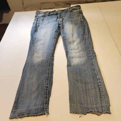 Daytrip "Distressed"Jeans Women's 36R Virgo Straight Medium Wash Blue Denim  - Image 1 of 4